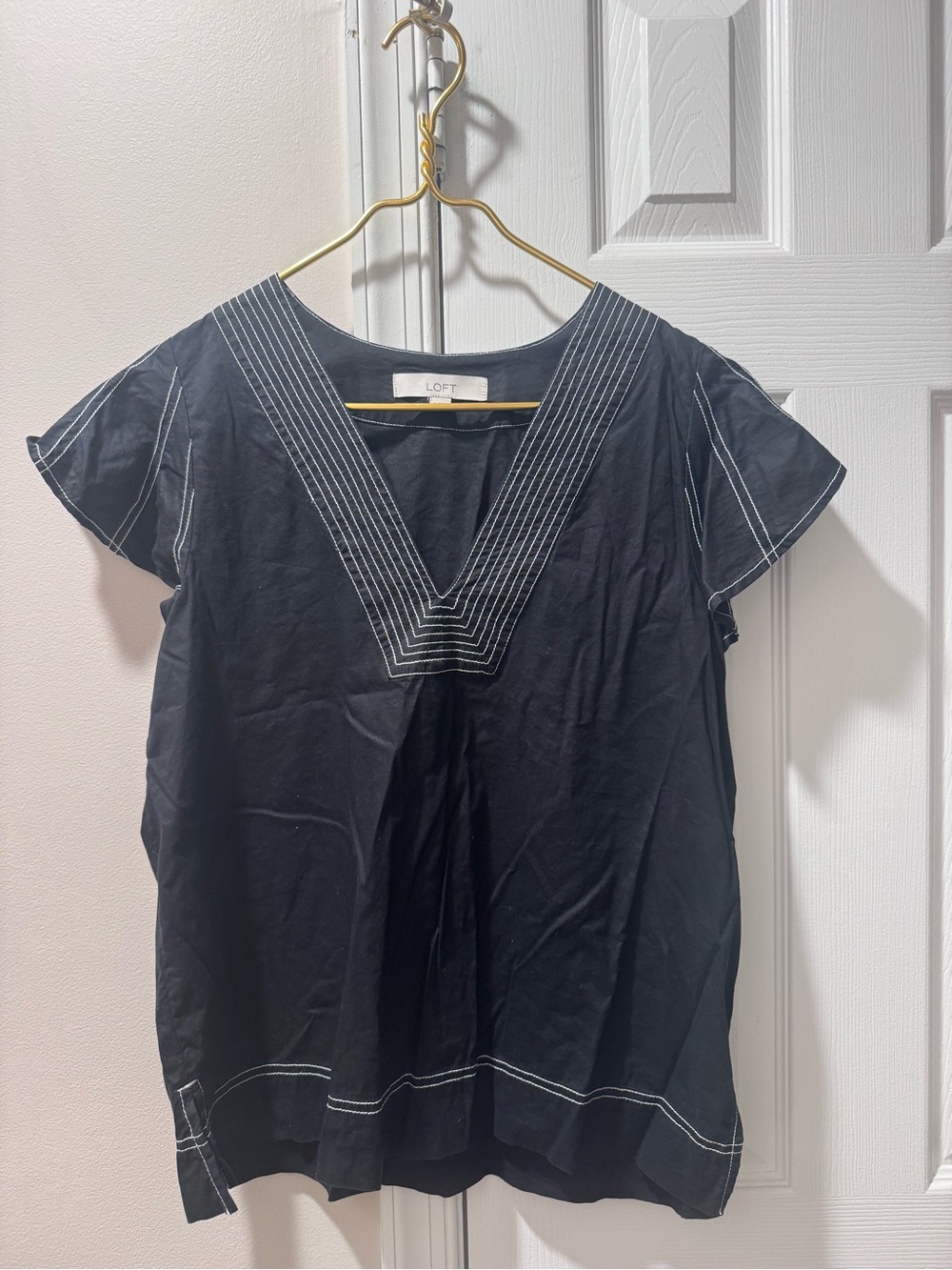 LOFT Black Contrast Stitch Flutter Sleeve Top Medium
